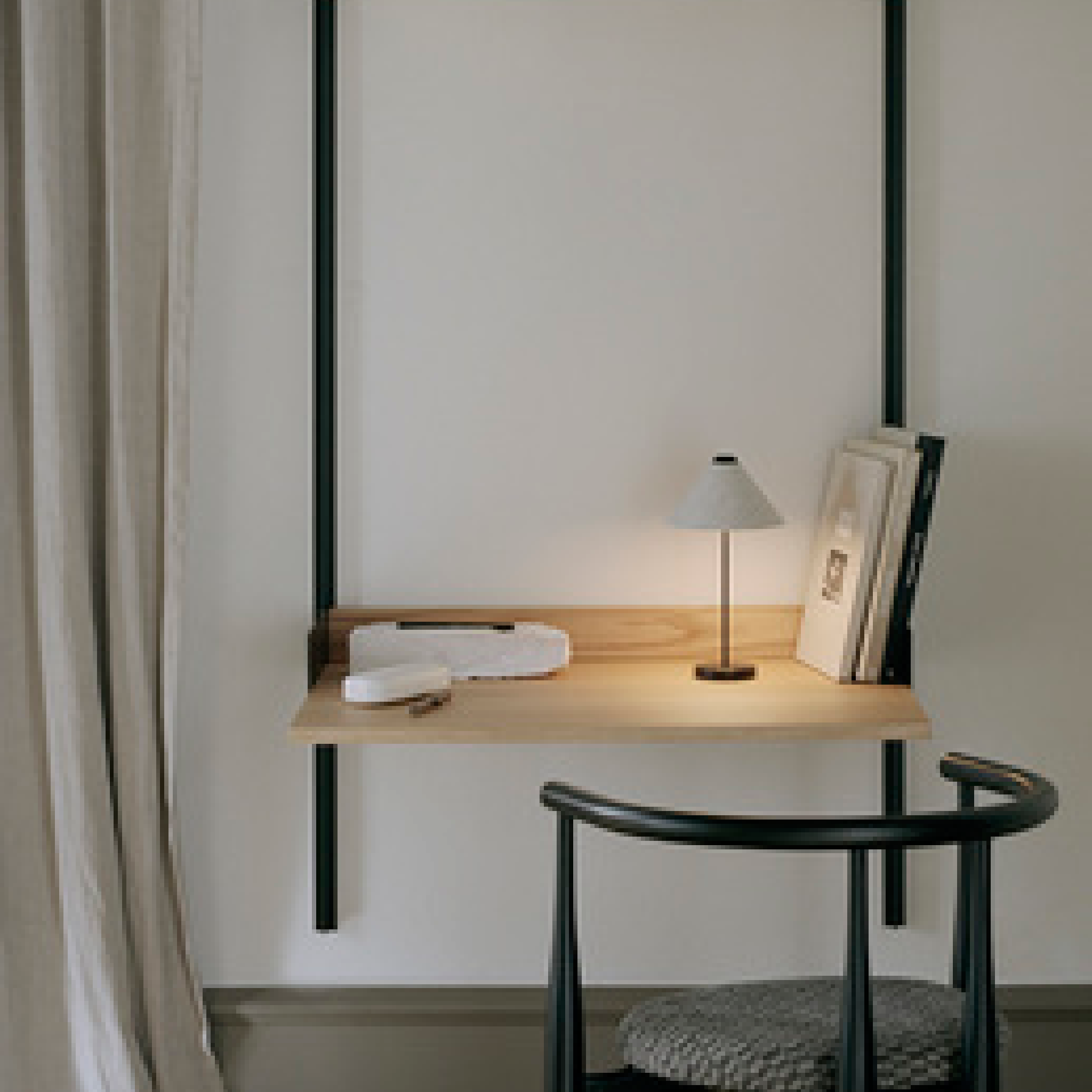 New Works Brolly Portable Bordlampe (udstillingsmodel)