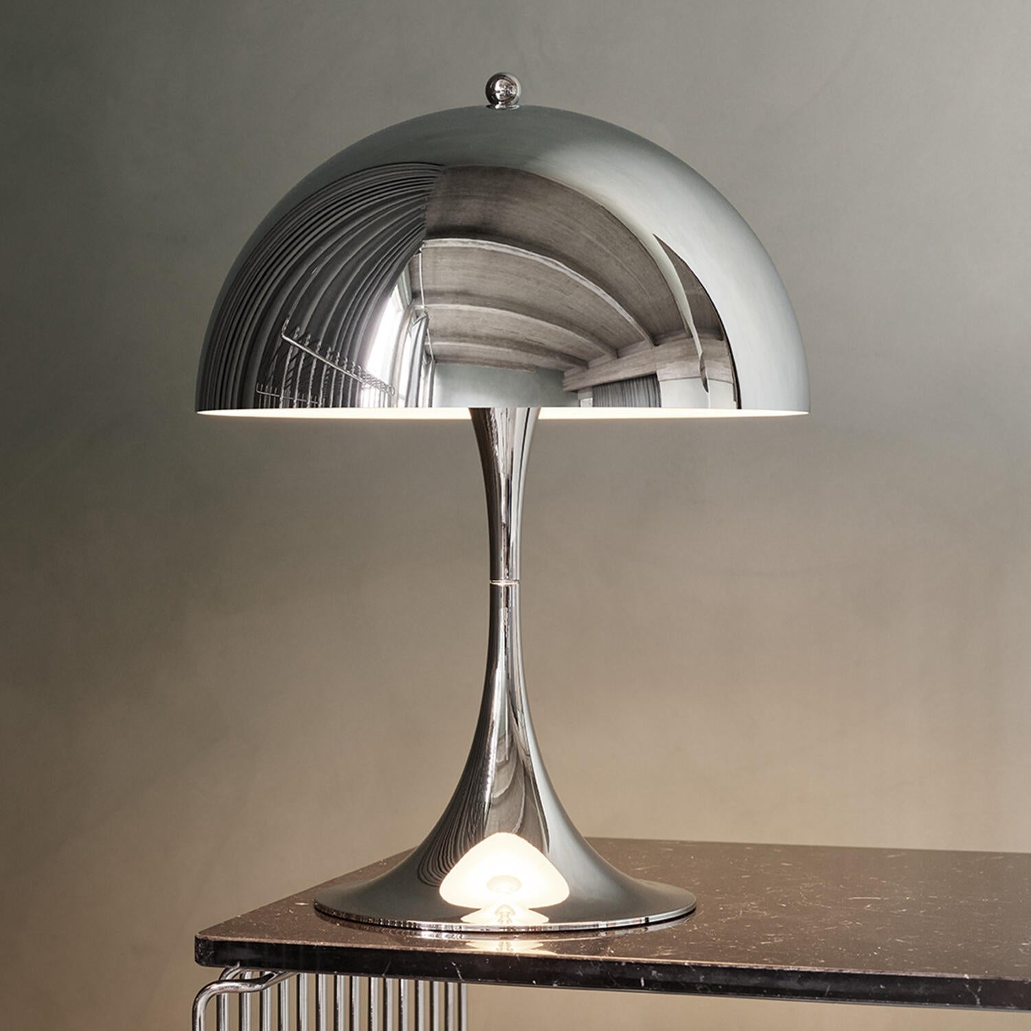 PANTHELLA 250 BORDLAMPE