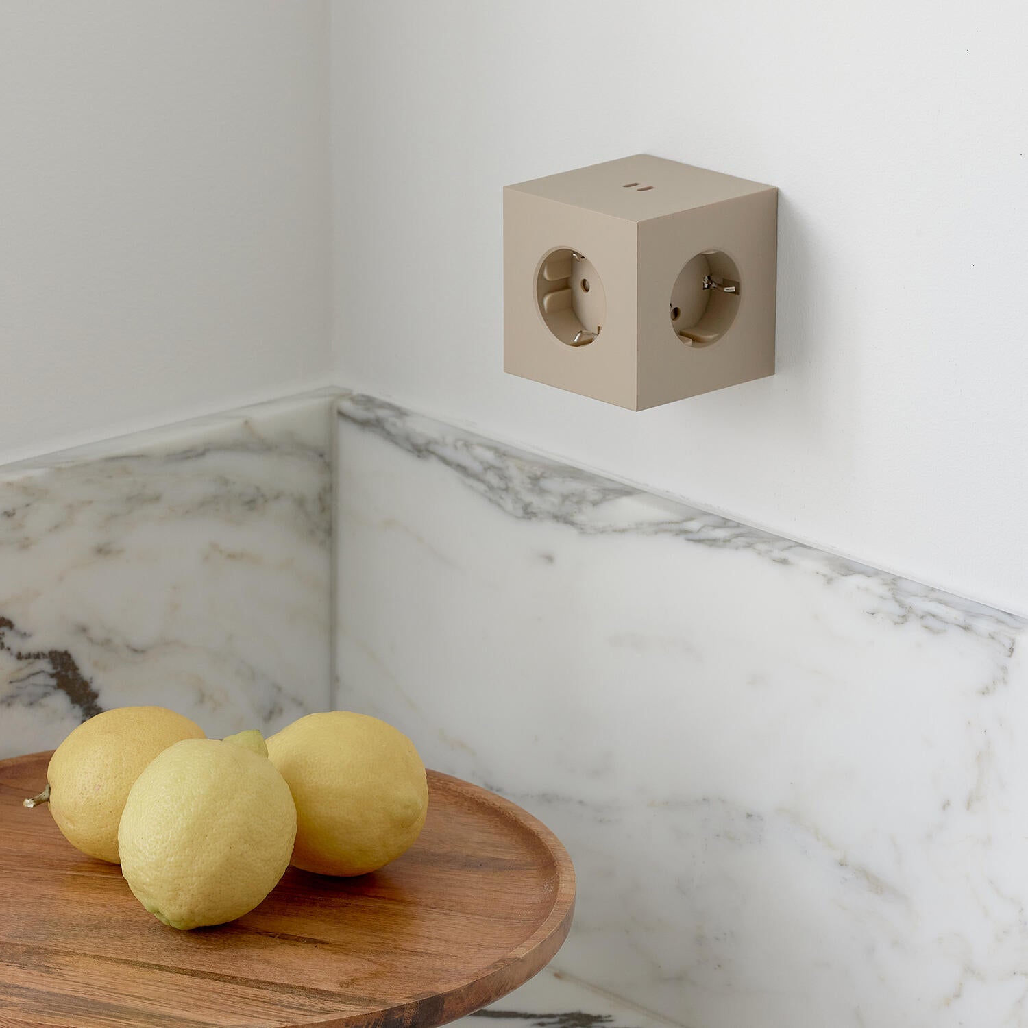 Square 2 USB-C (30W)