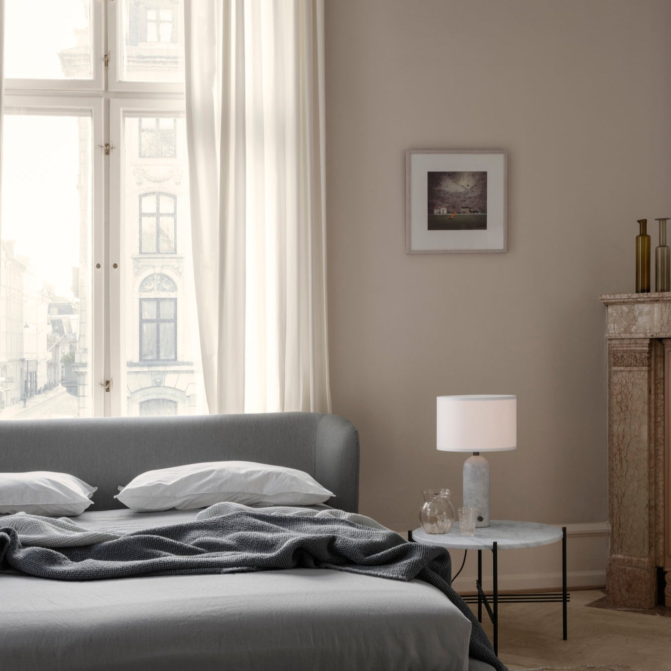 Gubi Gravity Bordlampe Small